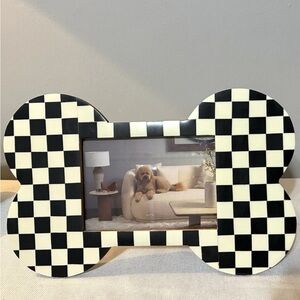 Dog Bone-Shaped Photo Frame 14”x9” For a 5x7 photo Black & White Checked NEW